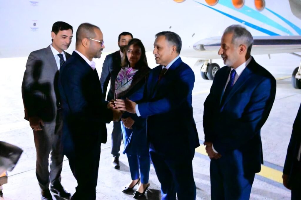 Omani FM arrives in Pakistan on two-day visit for 8th Pak-Oman JMC