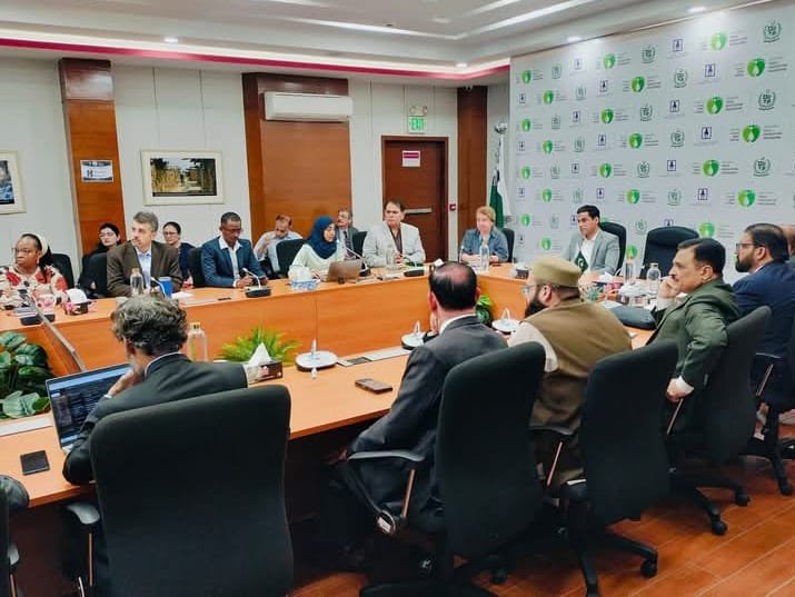 NEOC reviews preparations for November polio campaign