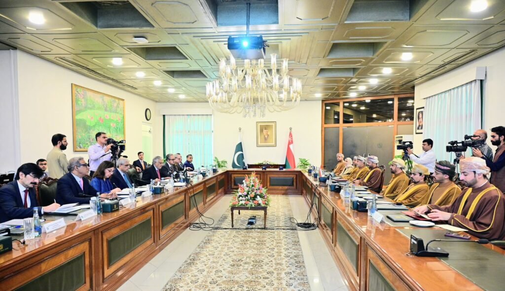 DPM/FM Dar, FM Oman reaffirm fraternal ties, bilateral cooperation