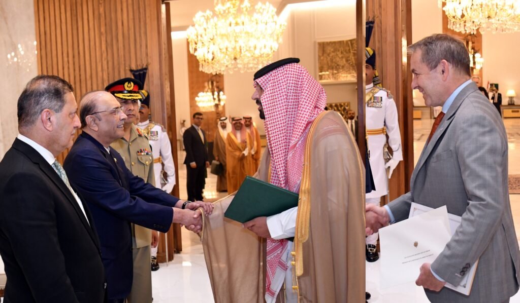 President receives credentials from Ambs. of France, KSA