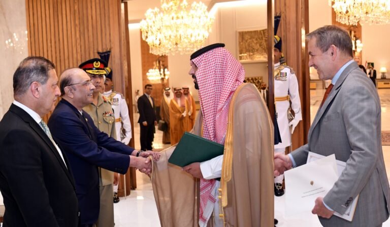 President receives credentials from Ambs. of France, KSA