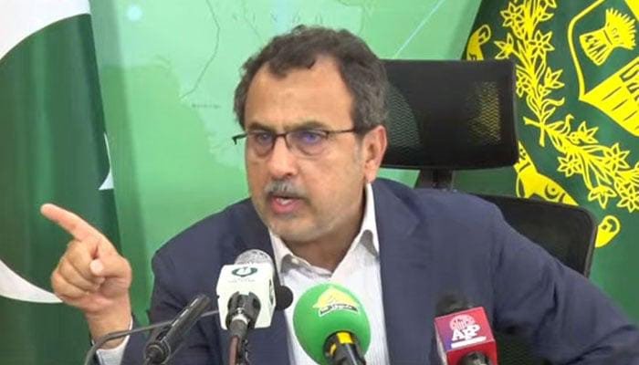 Leghari expresses grief over deaths in Peshawar school roof collapse
