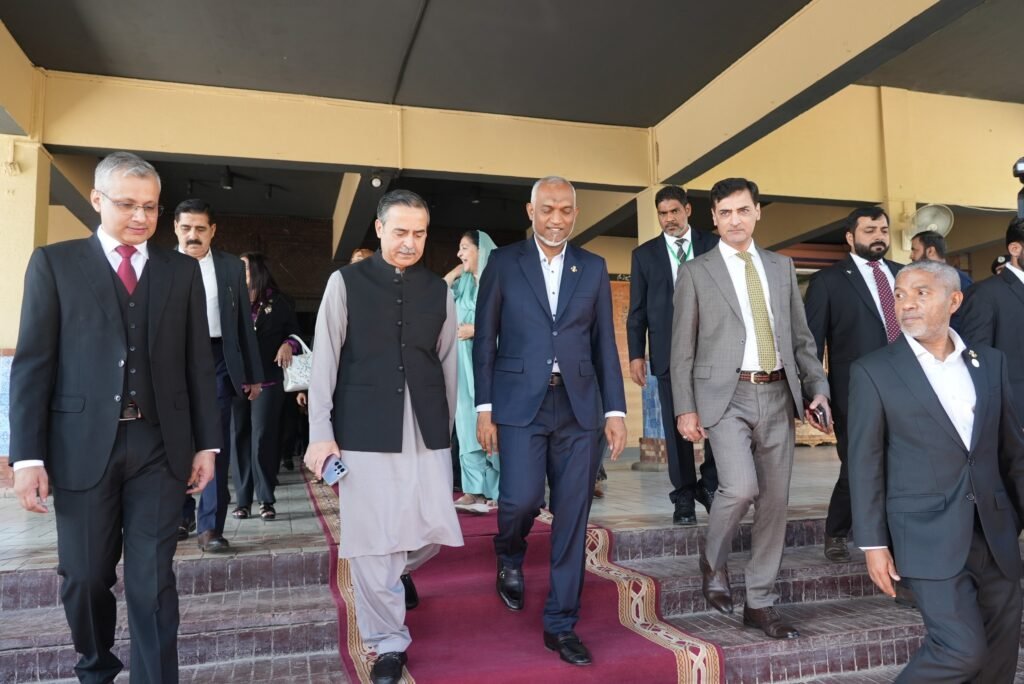 Maldives President, First Lady explore Pakistan’s rich cultural heritage at Lok Virsa