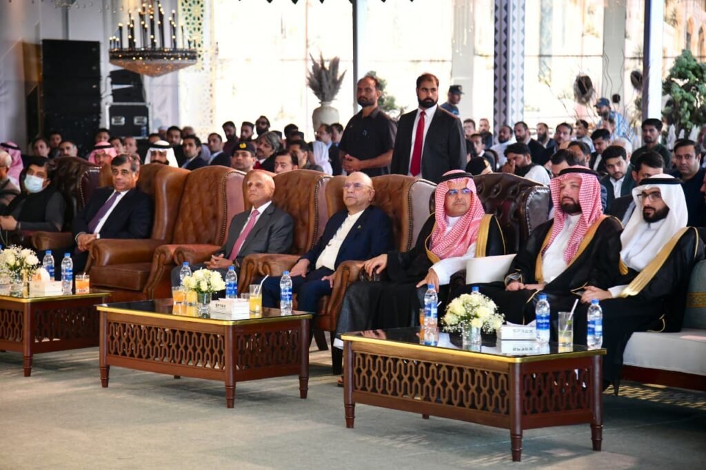 President Zardari visits Saudi Pakistan Real Estate Expo, stresses Pak-Saudi investment ties