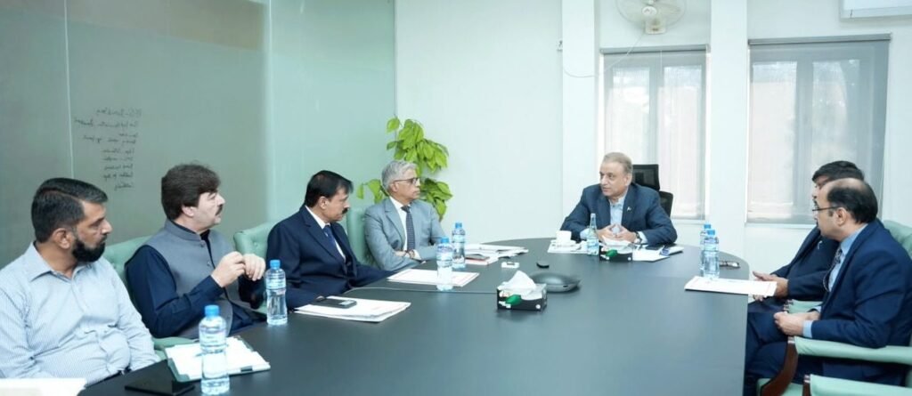 Aleem Khan seeks new business plan to revive Pakistan Post, safeguard 22,000 employees