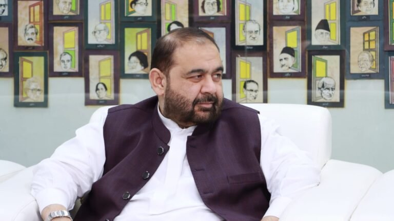 Minister lauds Naatia Mushaira, stresses quality literary events