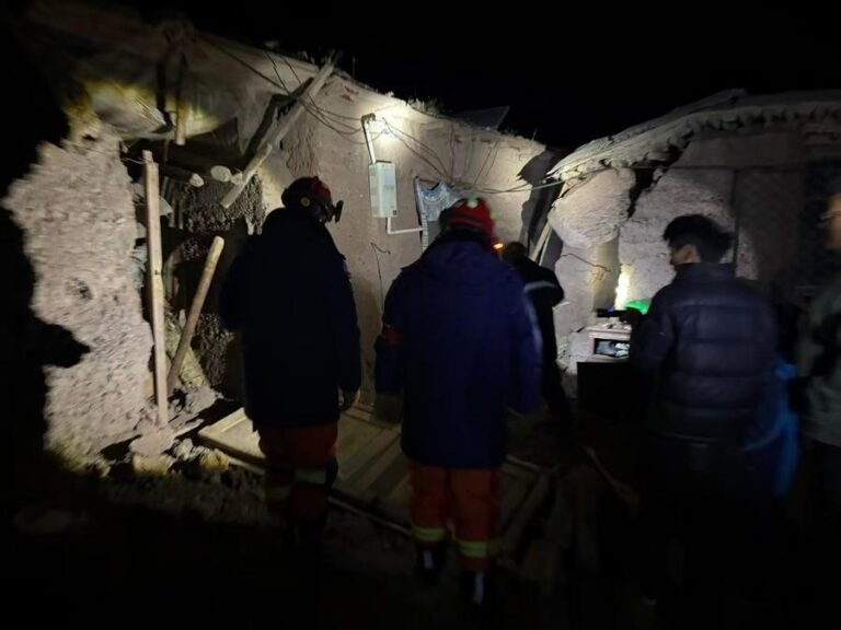 PM grieved over deaths, injuries by earthquake in China’s Xizang region