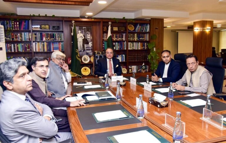 Govt making efforts to simplify tax procedures, facilitate retailers: Finance Minister
