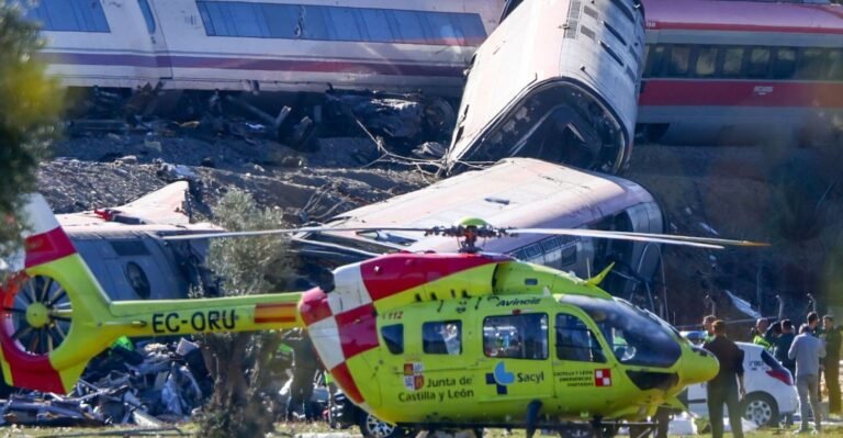 President extends condolences over loss of lives in Spain train collision
