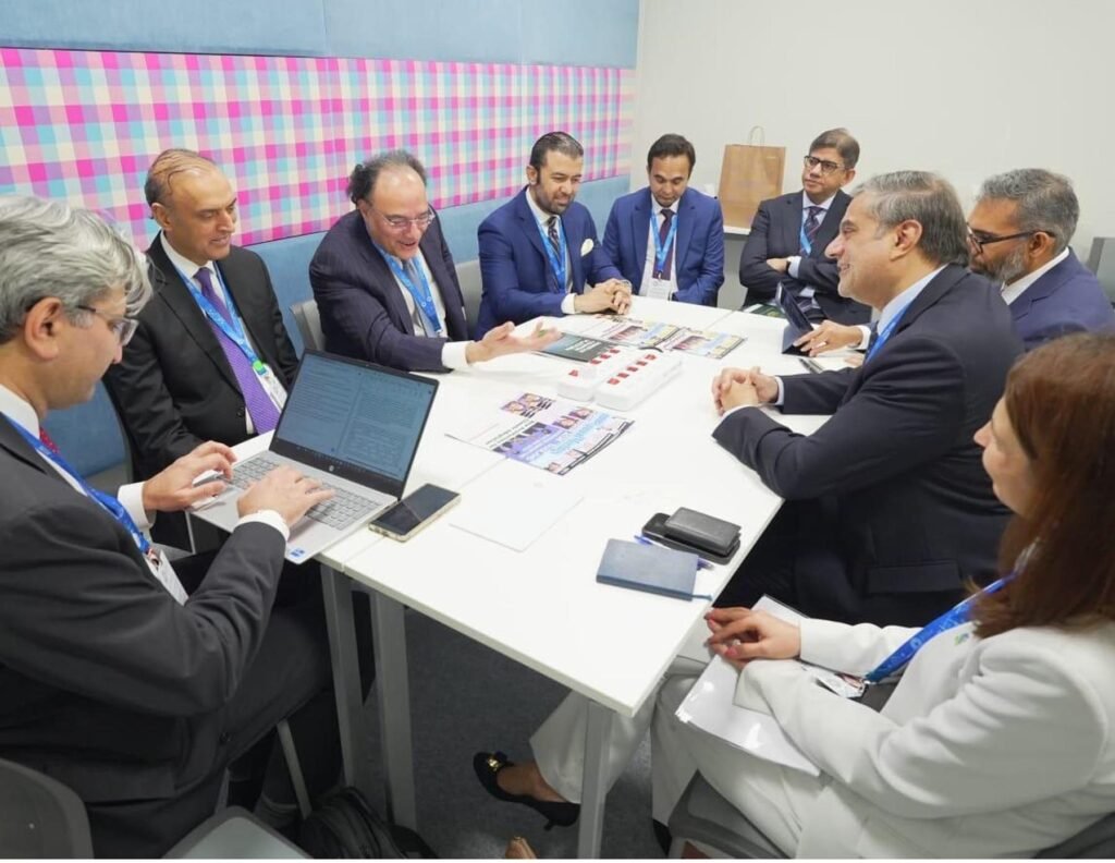 Aurangzeb discusses financing, investment, reforms with SCB, UK minister